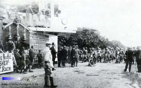 Howard Davies am Start der Senior TT 1922