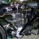 AJS Modell E6 350cc OHV bei einer Motorshow in England