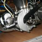 AJS Modell E7. Bei frühen Modellen ist das Kurbelgehäuse wenig verrippt