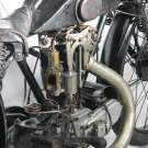 AJS Modell E7 von 1925. Deutlich zu sehen ist der Eingang für die Maus.