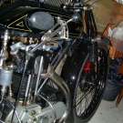 AJS Modell H6 350cc OHV. In der Garage eines englischen Freundes, der sie auch flott fährt.